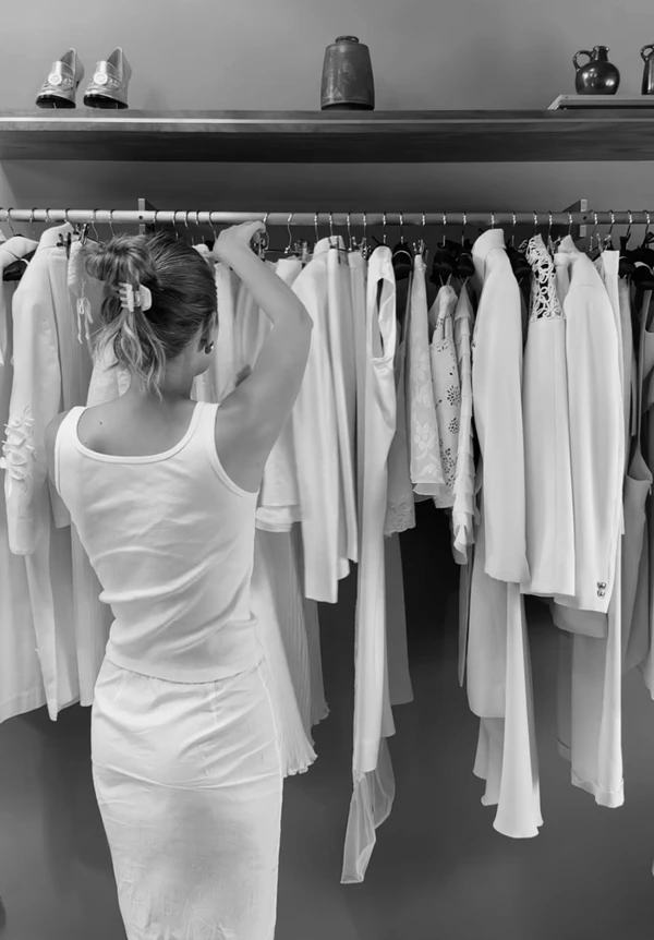 Content: <a href="https://www.instagram.com/styledsara/?hl=en-gb">Sara Walker</a>