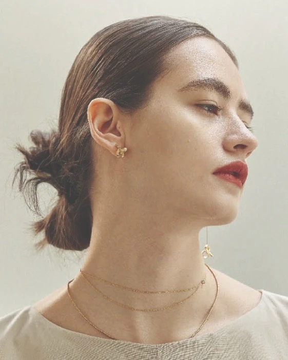 Minimalist Earrings to Compliment Your Wedding Look
