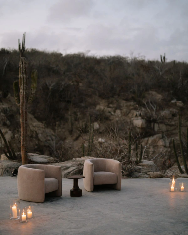A Sculptural Golden Hour Wedding Along the Cliffs of Cabo