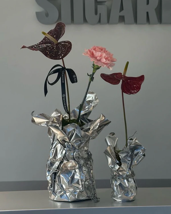 Trend: Chrome Blooms