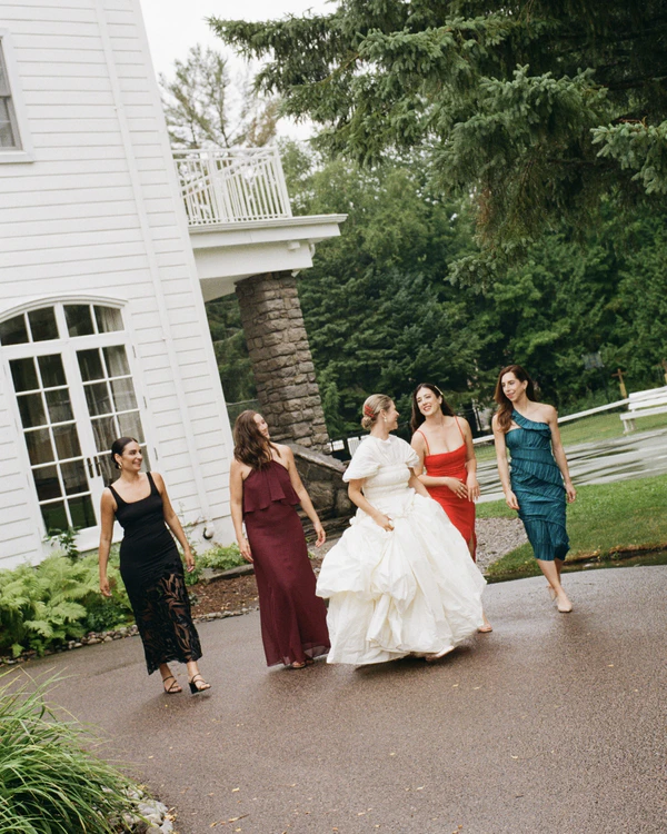 An Enchanting Lakeside Wedding in Canada