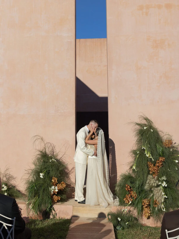 <a href="https://www.instagram.com/p/DW_gJzyDlXw/?img_index=1">Mrs Smith Weddings</a>, Photography: <a href="https://www.instagram.com/sarahtonkinphotography/">Sarah Tonkin</a>