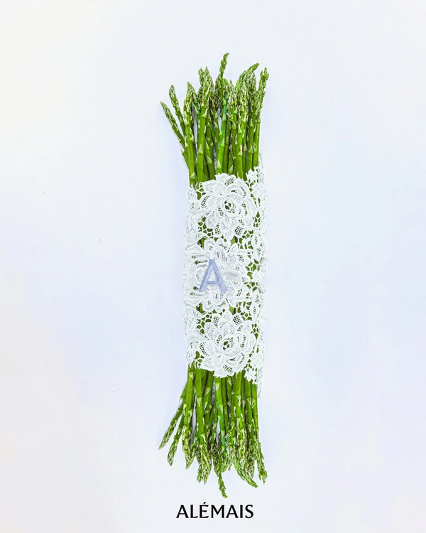 9 Stylish Bouquet Trends We're Loving for Brides Right Now