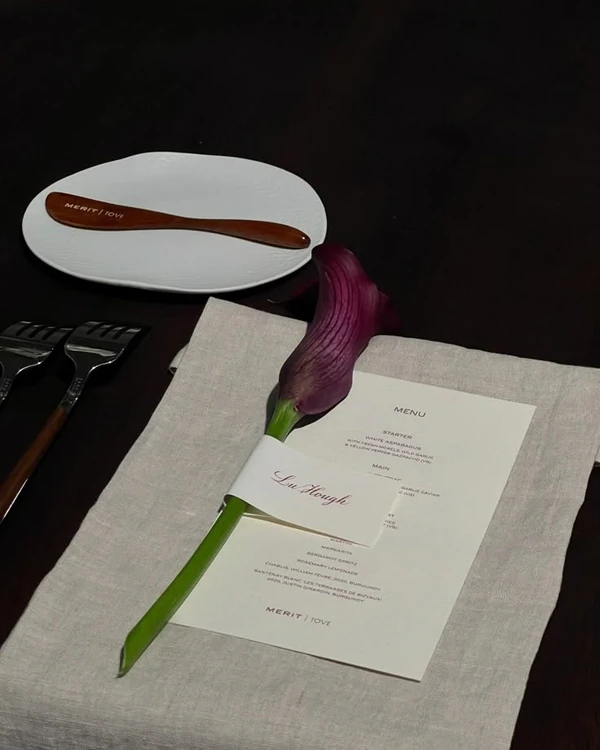 40 Place Settings Trends in 2025 to Transform Your Wedding Table