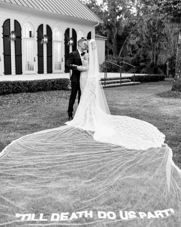 5 Famous Models and their Stylish Wedding Gowns