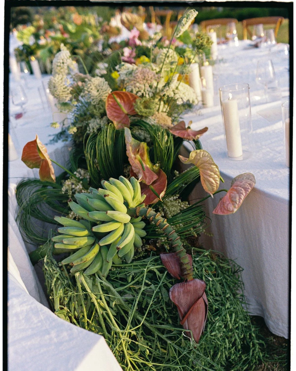 A Slim Aarons Inspired Wedding with Tropical Touches in the Byron Bay Hinterland