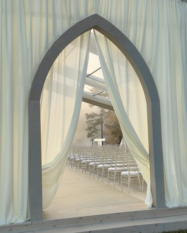 9 Fresh Color Combinations Defining Spring 2026 Weddings