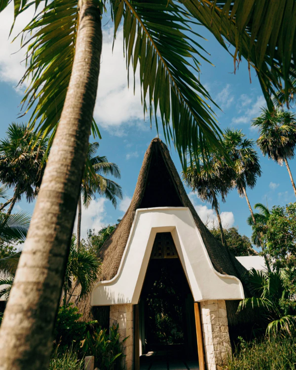 <a href="https://www.instagram.com/p/DUblVoUAFfA/?img_index=1" target="_blank">Belmond Maroma</a>