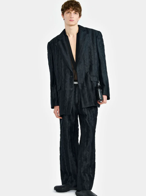 <a href="https://www.louisgabrielnouchi.com/en/collections/manteaux-et-vestes/products/veste-oversized-en-jacquard-ondule?variant=54129873027417">Louis Gabriel Nouchi</a>