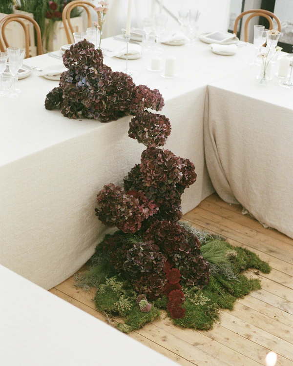 An Immersive Wedding in Puglia with Sculptural Tables and Artful Florals
