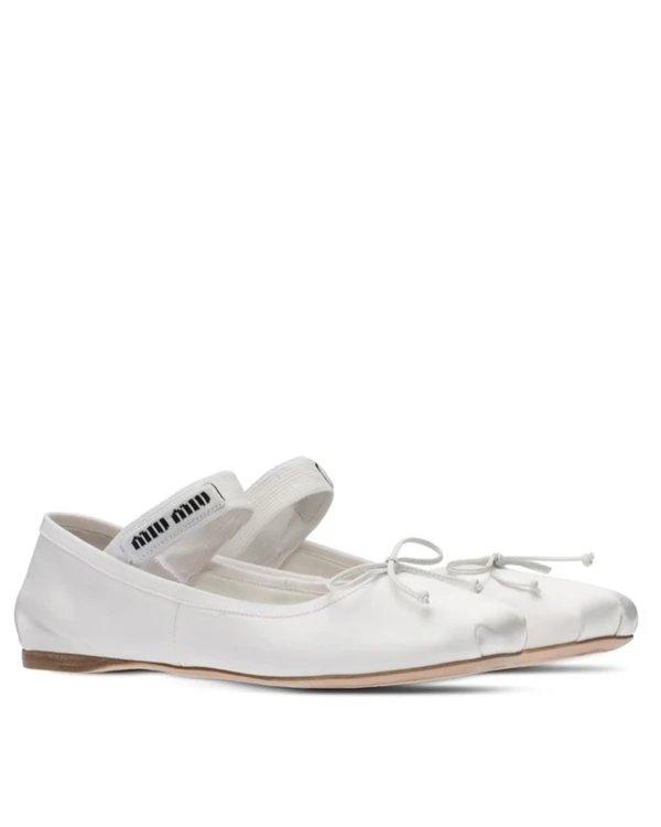 Same-Sex Wedding: Brides Outfit Ideas