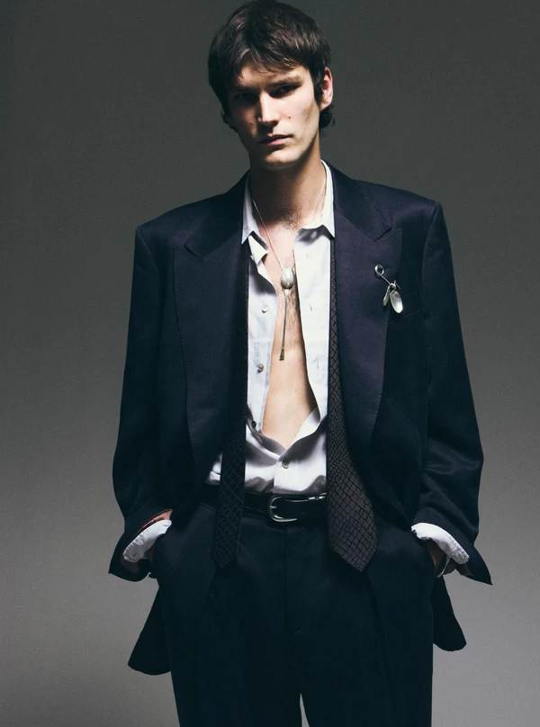 <a href="https://www.instagram.com/p/DZ4khuYFz5U/?img_index=4">Paul Smith</a>