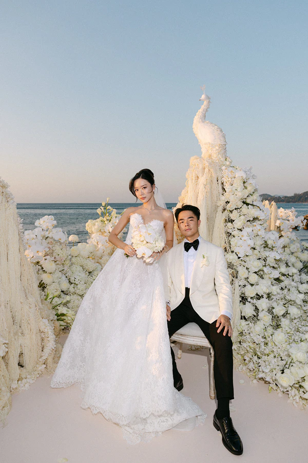A Sculptural Floral Fantasy at This Intimate Black-Tie Wedding in Phuket