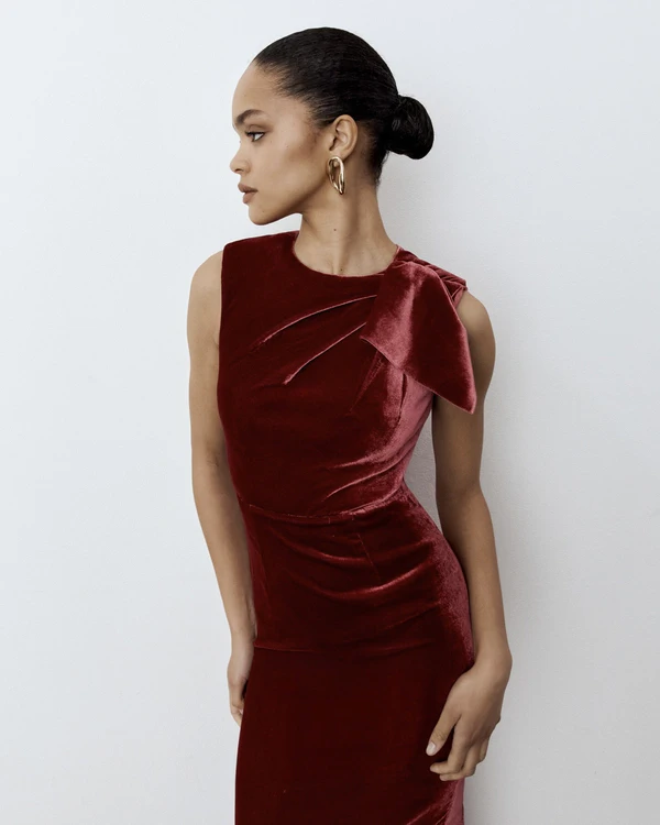 40 Stunning Christmas Party Outfits for 2024