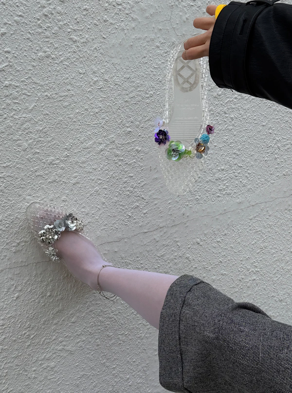 <a href="https://en.heavenlyjelly.com/product/onesujin-set-allure-clear-clear/3366/category/186/display/1/">HEAVENLY JELLY Allure Clear Clear</a>, $95