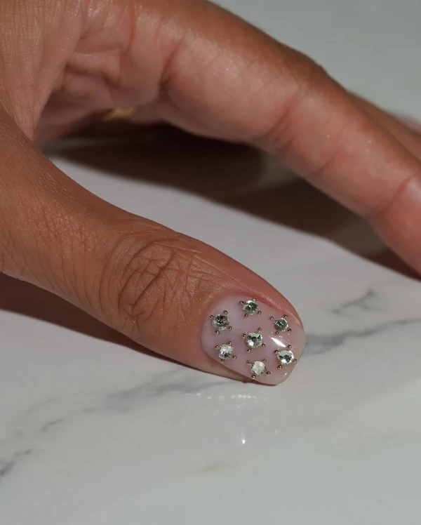 25 Show-Stopping Nail Design Ideas for New Year’s Eve 2025
