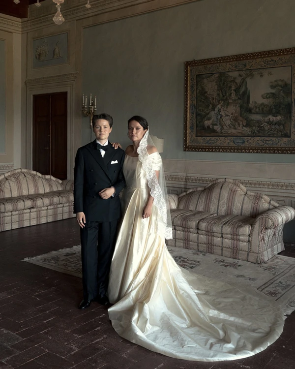 A Heartfelt Italian Villa Wedding Full of Summer Florals & Vintage Charm — photo 1
