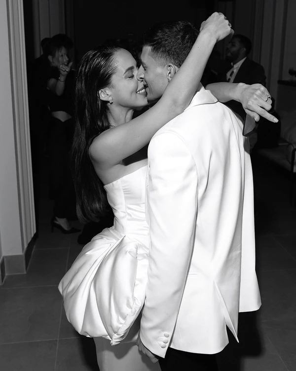 A Dreamlike Wedding with Enchanting Ballerinas & Art in a Historic Palace