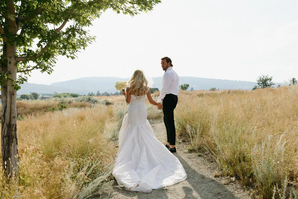 Micro-Wedding in the Middle of Nowhere