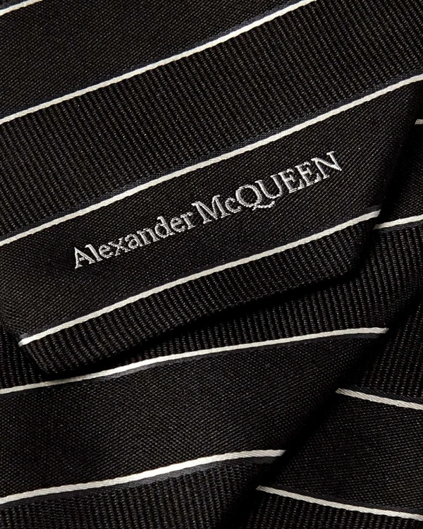 Ties for Grooms: 12 Stylish Options to Complement the Look