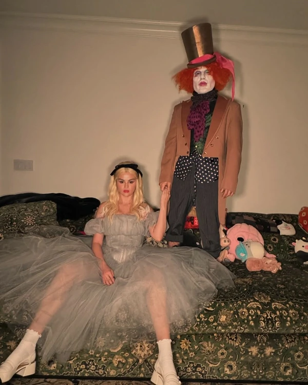 26 Couples Halloween Costume Ideas for 2025