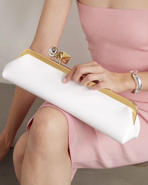 30 Stunning Bridal Clutches for Your Wedding Day Style