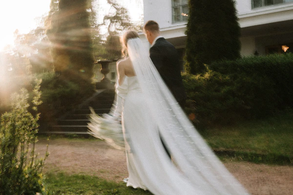 Minna Katie Captures the Essence of Spring Love — photo 20