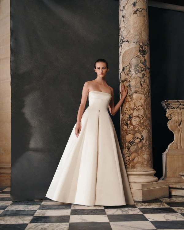 Best Wedding Dress Styles for Hourglass Body