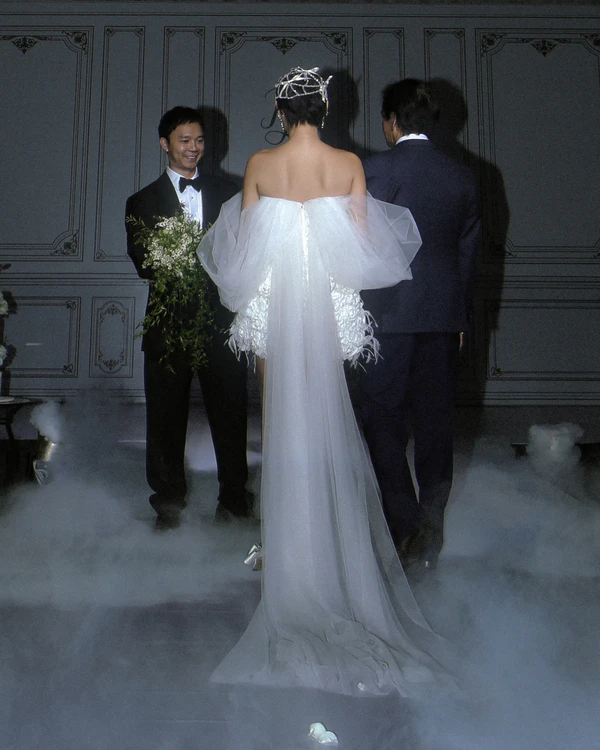 Inside Influencer Khanh Linh's Stylish Vietnamese Wedding