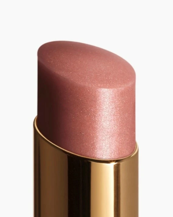 5 Sheer Lipsticks for a Wedding Ceremony