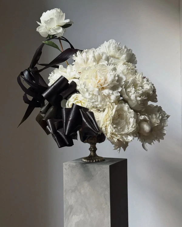 30 Vintage-Inspired Floral Arrangements That Make Nostalgia Feel New