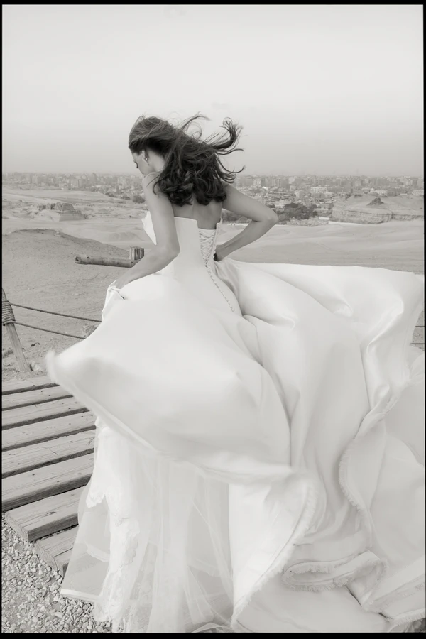 Desert Romance Meets Modern Minimalism at This Spectacular Pyramids of Giza Wedding