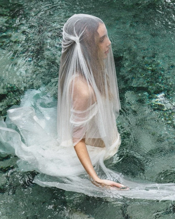 Photography: <a href="https://www.instagram.com/p/DWHHGJiEWfn/?img_index=1">Cara Mia</a>