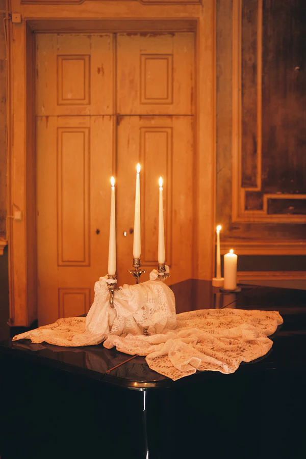 A Fever Dream Lisbon Wedding Where Art & History Collide at Palácio do Grilo