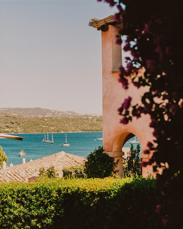 <a href="https://www.instagram.com/p/DVZIMOnlCuL/?img_index=1"><span>Aethos Sardinia</span></a>