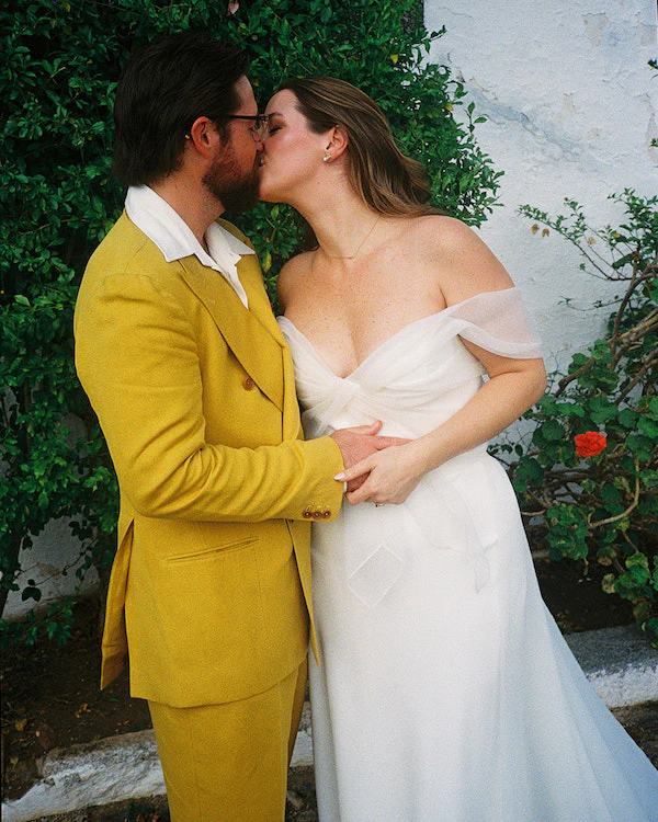 A Vibrant Retro Wedding in a Charming Portugese Castle