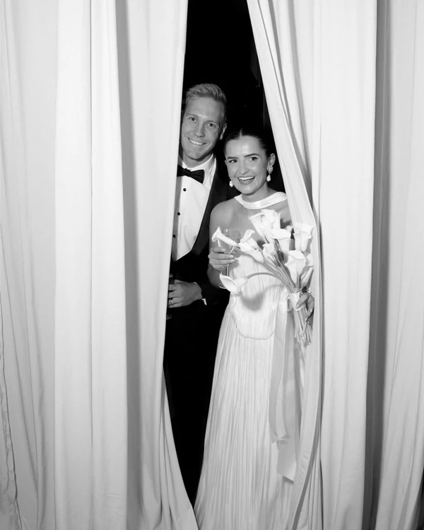 <a href="https://www.instagram.com/stefaniebumaweddings/p/DVvSR88D83R/?img_index=9" target="_blank">Stefanie Buma</a>