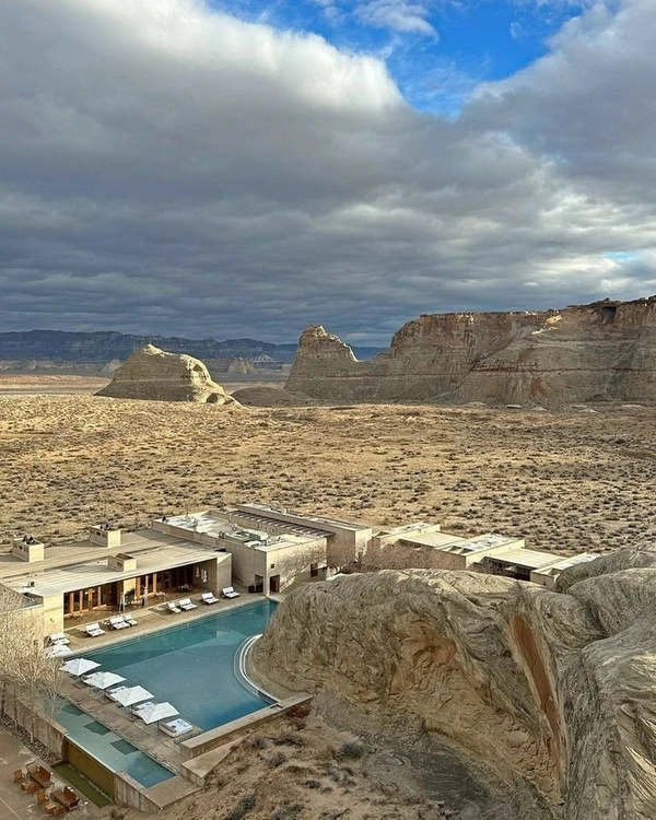 7 Extraordinary Honeymoon Hotels Around the World