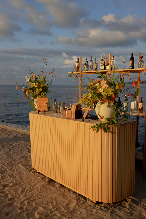 Stylish Beach Wedding Editorial