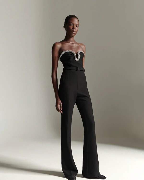 40 Stunning Christmas Party Outfits for 2024