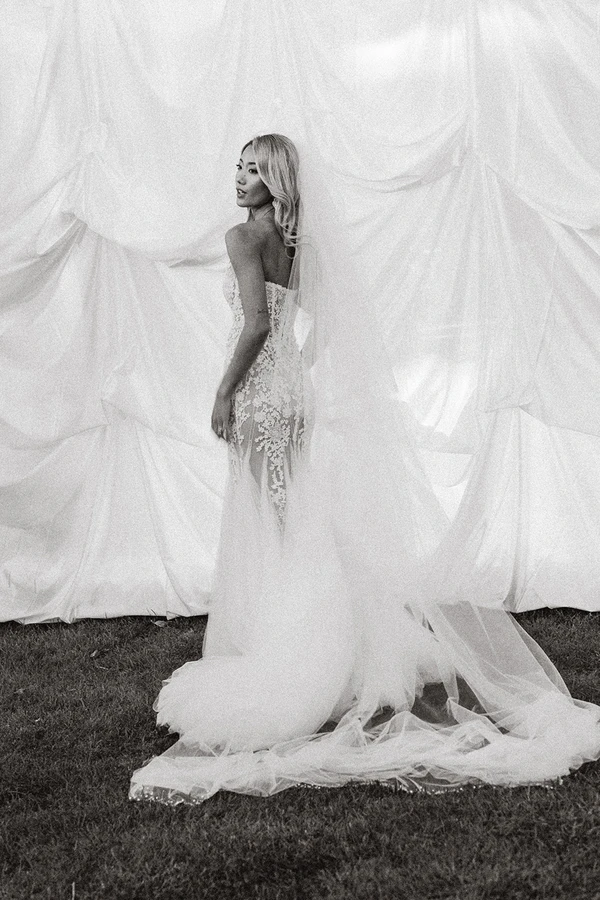 A Dreamlike Siren-Inspired Wedding With Oceanic Details in California