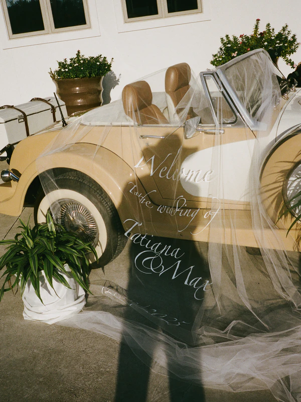 A Glamorous Art Deco Celebration Inspired by Vintage Travel at Gatsby Mansion