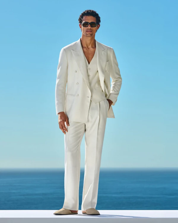 <span style="text-decoration: underline;"><a href="https://www.instagram.com/p/DVRU-Beml4s/?img_index=1">Suitsupply</a></span>