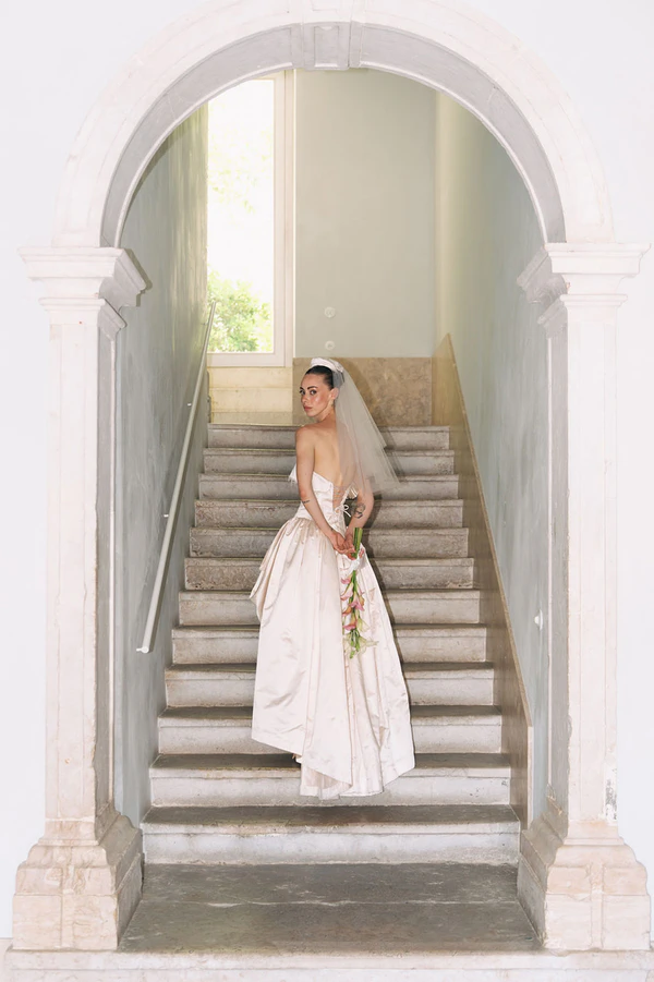 A Fever Dream Lisbon Wedding Where Art & History Collide at Palácio do Grilo