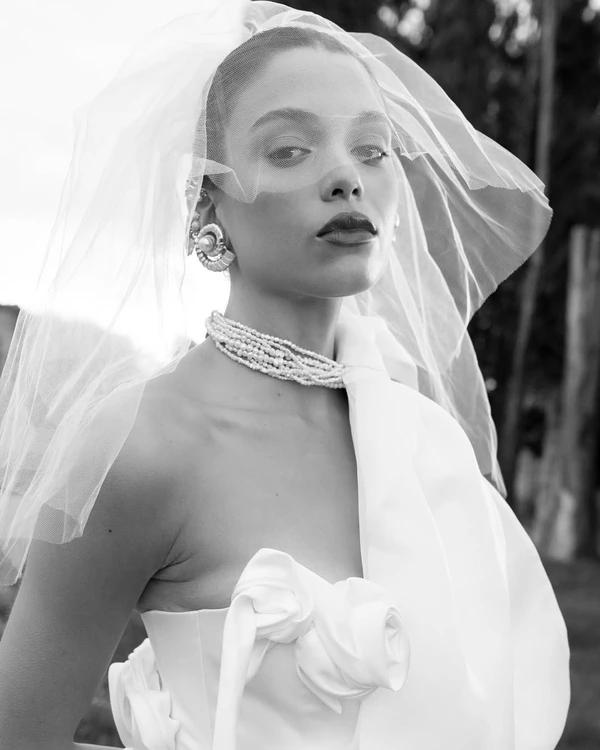 <a href="https://www.instagram.com/p/DHUMcyKOLAu/?img_index=1" target="_blank">Photography: Emily Li</a>