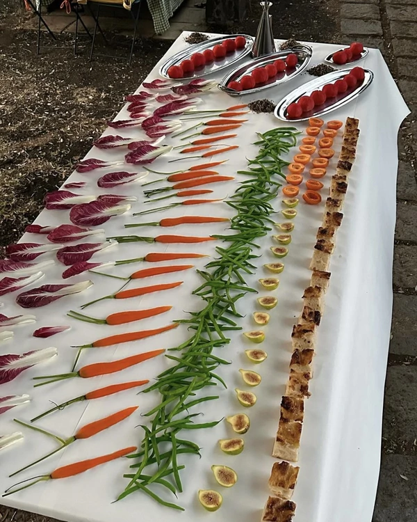 Trend: Minimalist Grazing Tables