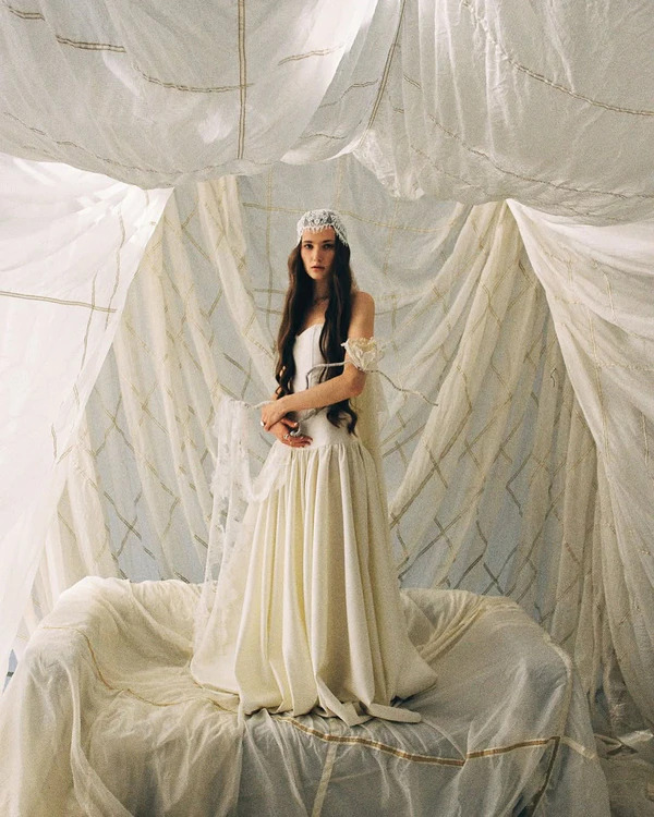 Wedding Dress Fittings 101: Everything Brides Need to Know Before the Big Day — photo 1