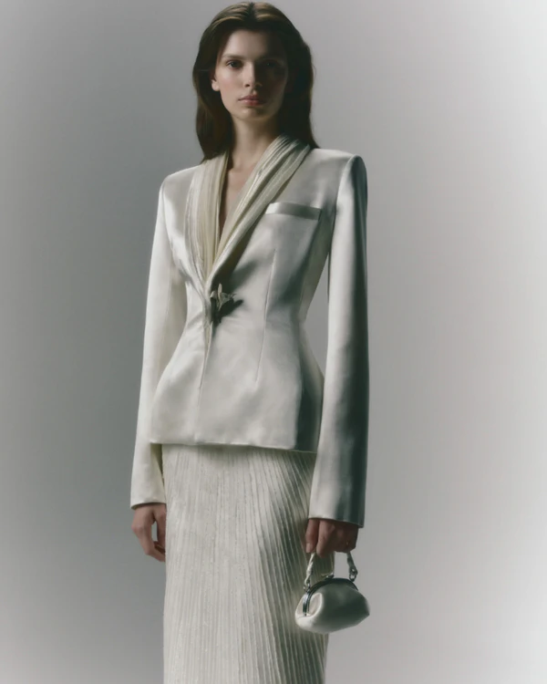 35 Chic Bridal Looks for Your Civil, Courthouse or City Hall Wedding