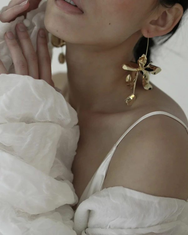 18 Elegant Flower Earrings