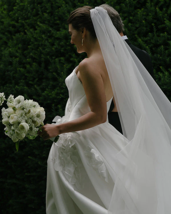 A Colorful Wedding Amongst the Costwolds Countryside
